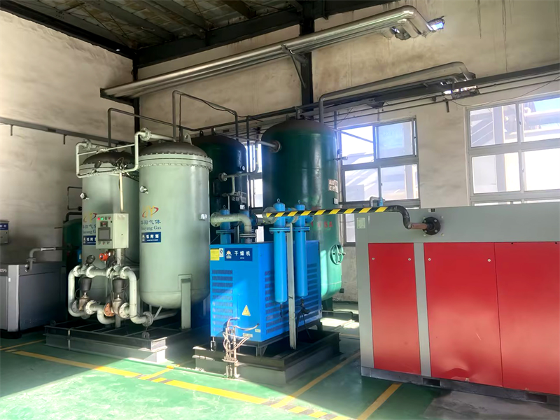 Consegna riuscita del progetto per il compressore ad aria a frequenza variabile permanente di una grande impresa chimica nella Cina nord -occidentale. Il compressore d'aria BAE-110FC+ Twin Vite aiuta l'industria ad aggiornare ad alta efficienza e conservazione energetica