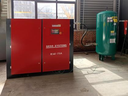 Sistema di generazione di azoto intelligente e compressore d'aria ad alta efficienza consentono alla produzione di carbonio di creare un benchmark di qualità del settore